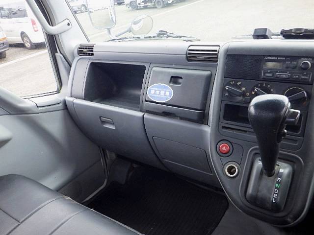 三菱ふそうキャンタークレーン3段小型（2t・3t）[写真14]