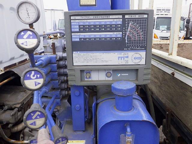 三菱ふそうキャンタークレーン3段小型（2t・3t）[写真18]