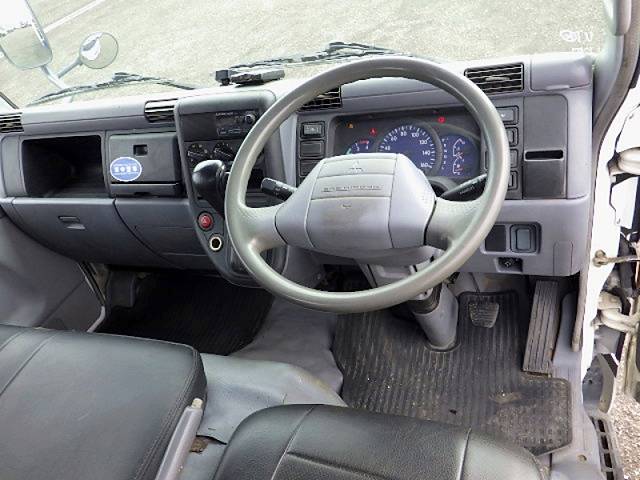 三菱ふそうキャンタークレーン3段小型（2t・3t）[写真09]