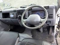 三菱ふそうキャンタークレーン3段小型（2t・3t）[写真09]