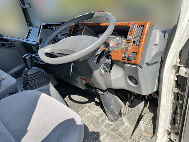 いすゞエルフアルミバン小型（2t・3t）[写真24]