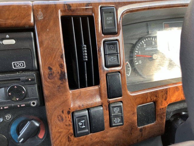 いすゞエルフアルミバン小型（2t・3t）[写真28]