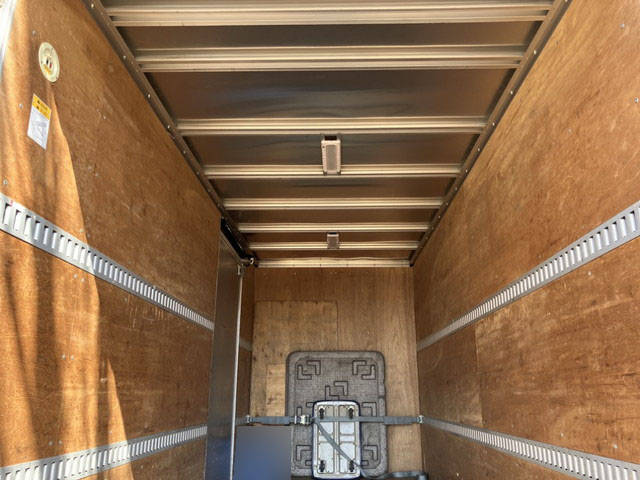 いすゞエルフアルミバン小型（2t・3t）[写真07]