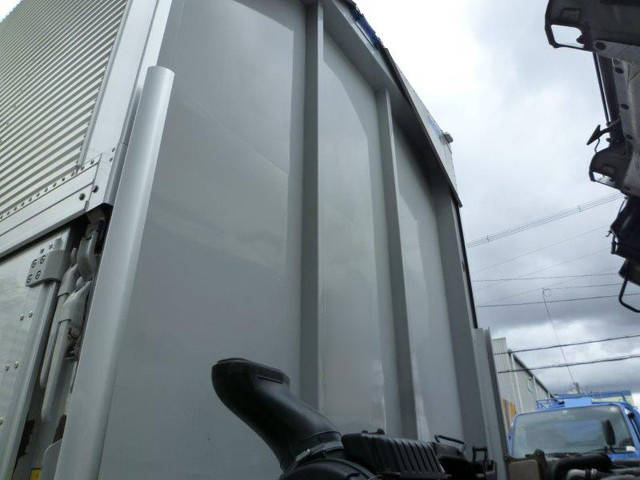 いすゞフォワードアルミウイング中型（4t）[写真27]