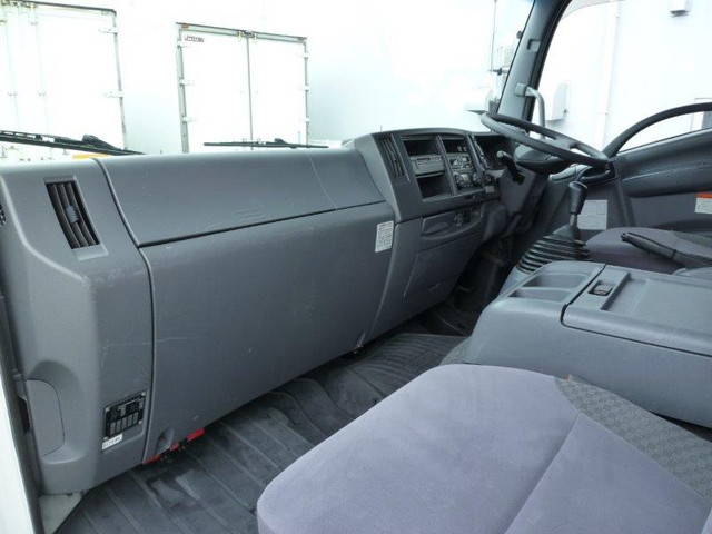 いすゞフォワードアルミウイング中型（4t）[写真34]