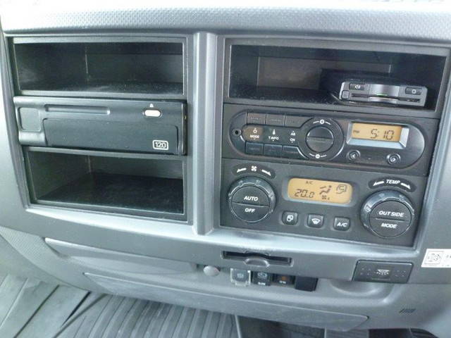 いすゞフォワードアルミウイング中型（4t）[写真36]