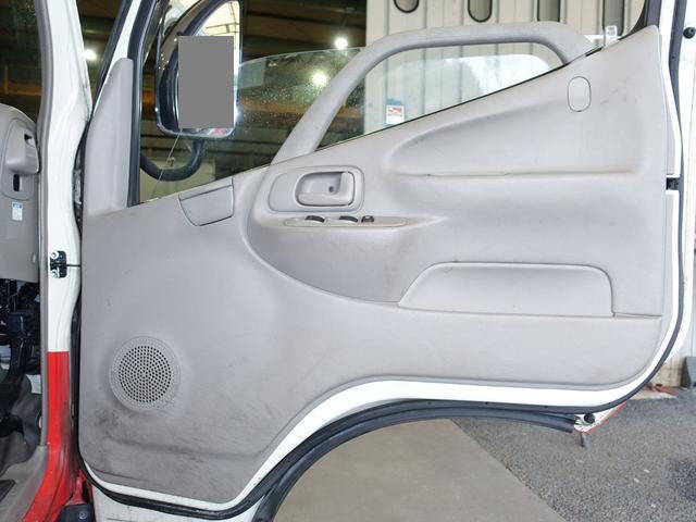 トヨタトヨエース平ボディ小型（2t・3t）[写真30]