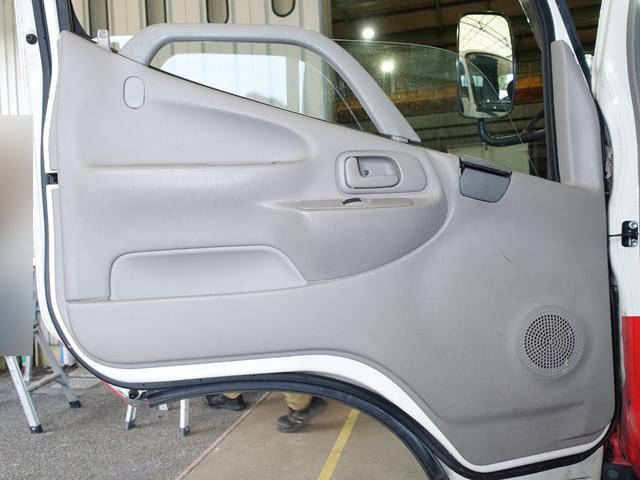 トヨタトヨエース平ボディ小型（2t・3t）[写真31]