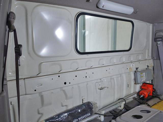 トヨタトヨエース平ボディ小型（2t・3t）[写真34]