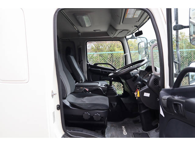 日野レンジャーアルミウイング中型（4t）[写真22]