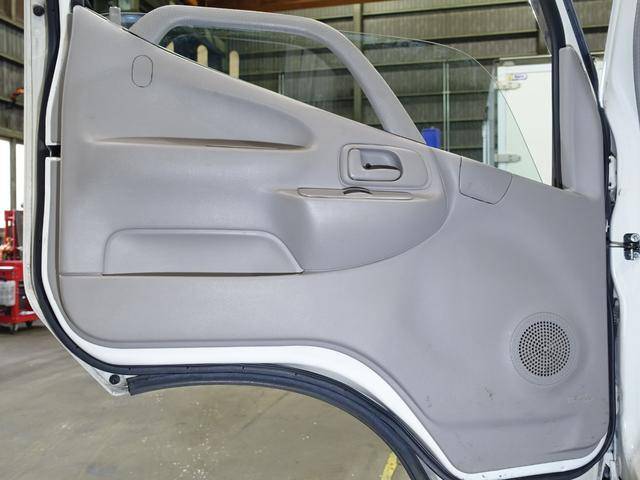 トヨタトヨエース平ボディ小型（2t・3t）[写真27]