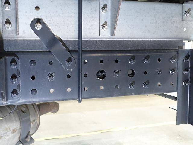 三菱ふそうキャンターアルミバン小型（2t・3t）[写真13]