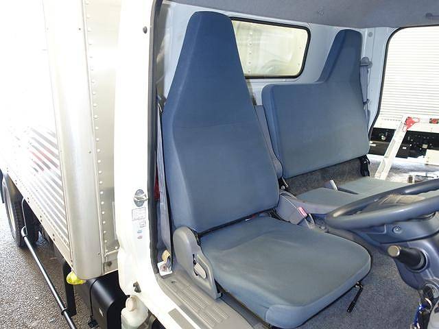 三菱ふそうキャンターアルミバン小型（2t・3t）[写真22]
