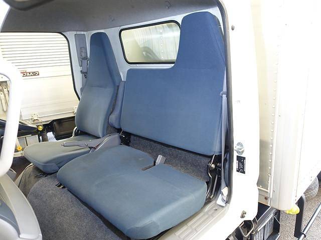 三菱ふそうキャンターアルミバン小型（2t・3t）[写真23]