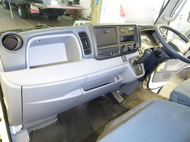 三菱ふそうキャンターアルミバン小型（2t・3t）[写真24]