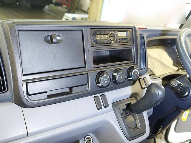 三菱ふそうキャンターアルミバン小型（2t・3t）[写真25]