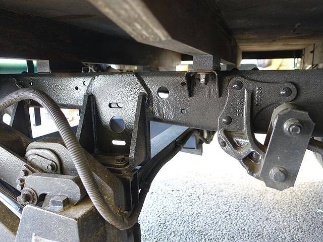 いすゞエルフ平ボディ小型（2t・3t）[写真17]