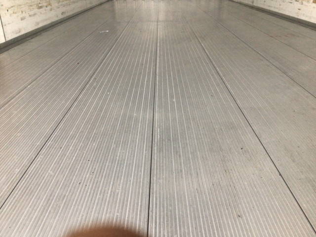 三菱ふそうファイター冷蔵冷凍ウイング増トン（6t・8t）[写真10]