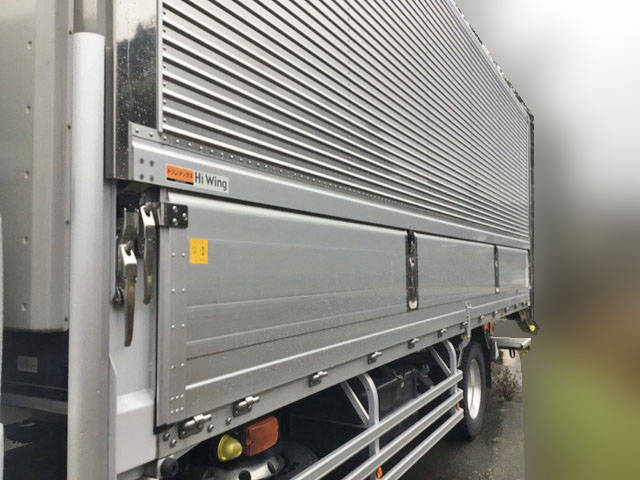 三菱ふそうファイター冷蔵冷凍ウイング増トン（6t・8t）[写真05]