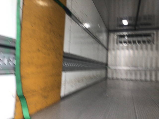 三菱ふそうファイター冷蔵冷凍ウイング増トン（6t・8t）[写真08]