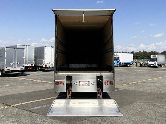 いすゞフォワードパネルバン中型（4t）[写真11]