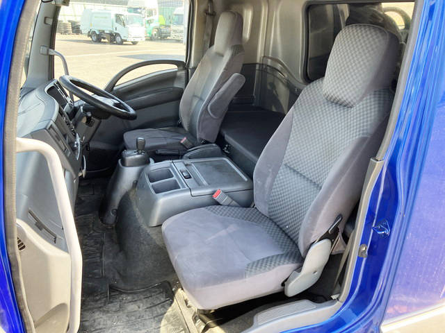 いすゞフォワードパネルバン中型（4t）[写真27]