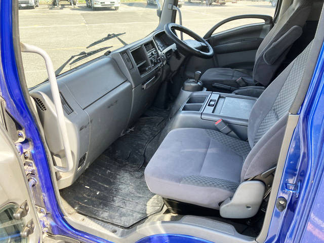 いすゞフォワードパネルバン中型（4t）[写真29]