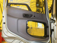 UDトラックスクオンアームロール大型（10t）[写真23]