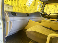 UDトラックスクオンアームロール大型（10t）[写真27]