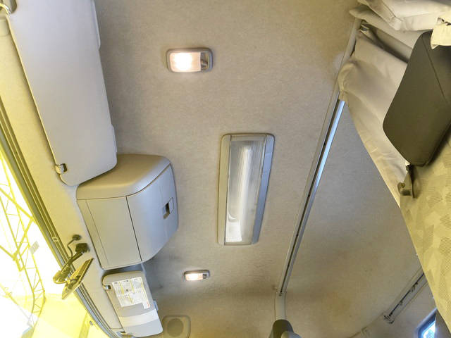 UDトラックスクオンアームロール大型（10t）[写真29]