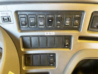 UDトラックスクオンアームロール大型（10t）[写真34]