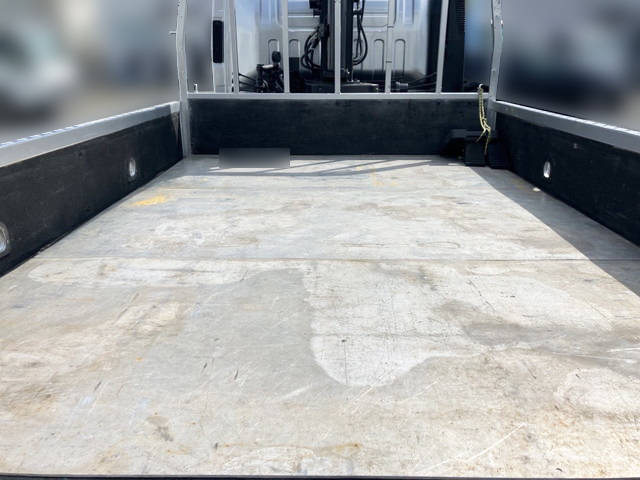 いすゞエルフクレーン4段小型（2t・3t）[写真11]