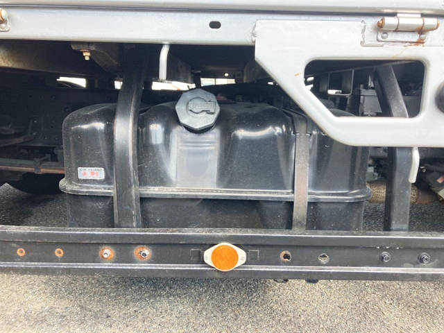 いすゞエルフクレーン4段小型（2t・3t）[写真20]