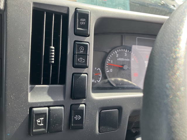 いすゞエルフクレーン4段小型（2t・3t）[写真35]