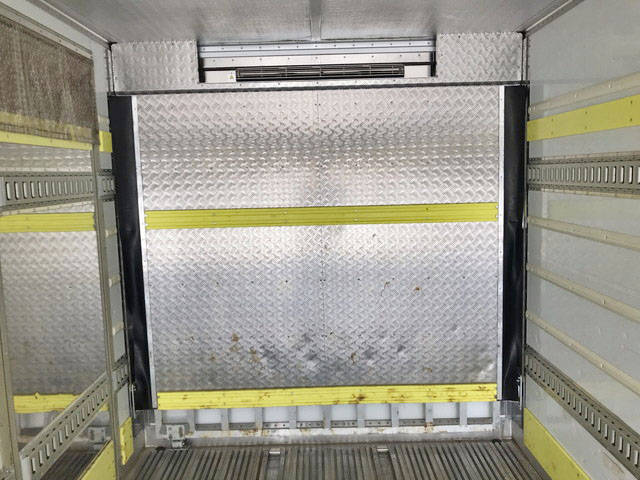UDトラックスコンドル冷凍車（冷蔵車）増トン（6t・8t）[写真12]