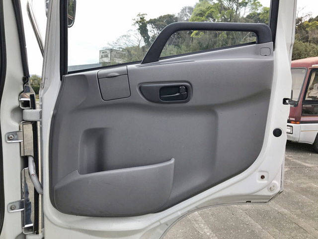 UDトラックスコンドル冷凍車（冷蔵車）増トン（6t・8t）[写真24]