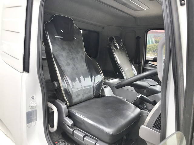 UDトラックスコンドル冷凍車（冷蔵車）増トン（6t・8t）[写真26]