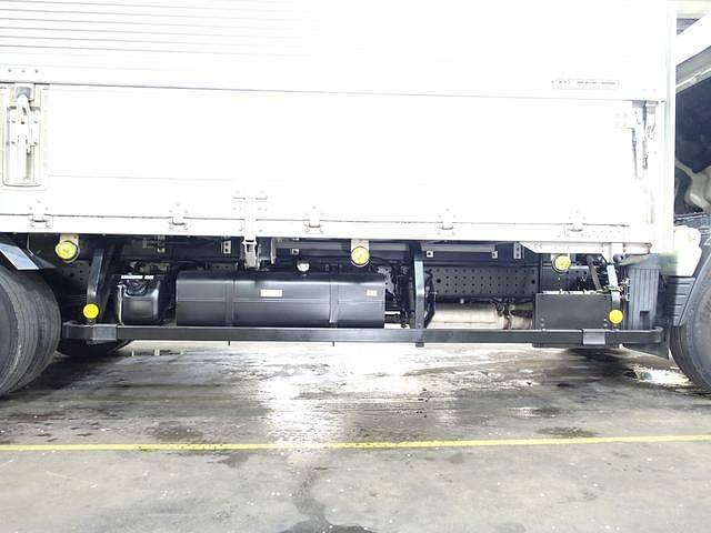 三菱ふそうキャンターアルミウイング小型（2t・3t）[写真15]