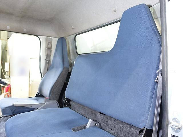 三菱ふそうキャンターアルミウイング小型（2t・3t）[写真27]