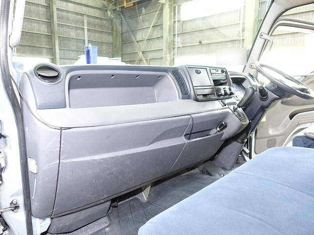 三菱ふそうキャンターアルミウイング小型（2t・3t）[写真29]