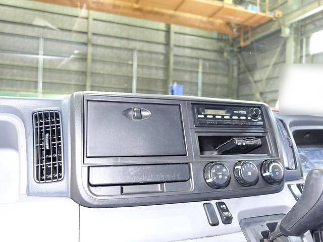 三菱ふそうキャンターアルミウイング小型（2t・3t）[写真30]