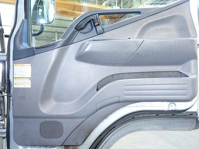 三菱ふそうキャンターアルミウイング小型（2t・3t）[写真35]