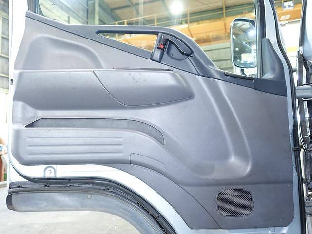 三菱ふそうキャンターアルミウイング小型（2t・3t）[写真36]