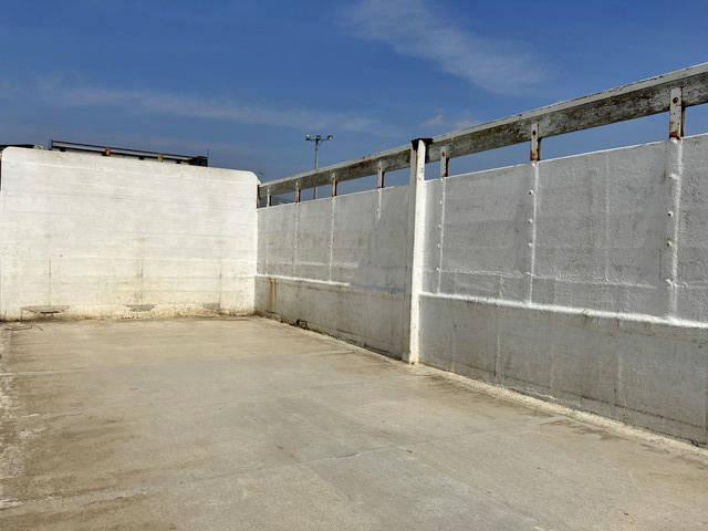 三菱ふそうキャンター平ボディ小型（2t・3t）[写真12]