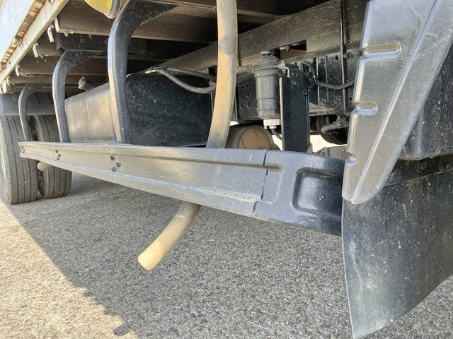 三菱ふそうキャンター平ボディ小型（2t・3t）[写真20]