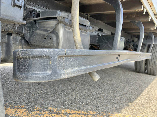 三菱ふそうキャンター平ボディ小型（2t・3t）[写真21]