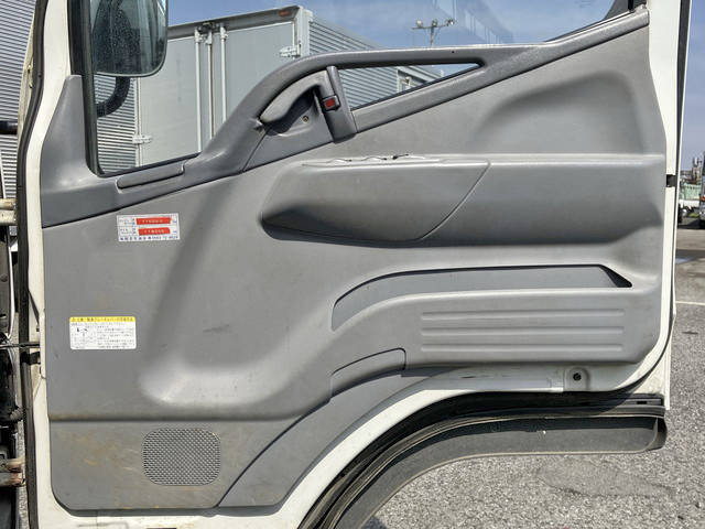 三菱ふそうキャンター平ボディ小型（2t・3t）[写真31]