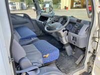 三菱ふそうキャンター平ボディ小型（2t・3t）[写真36]