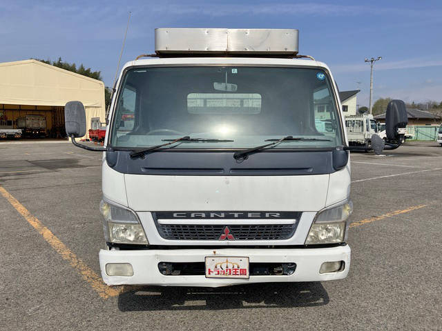 三菱ふそうキャンター平ボディ小型（2t・3t）[写真06]