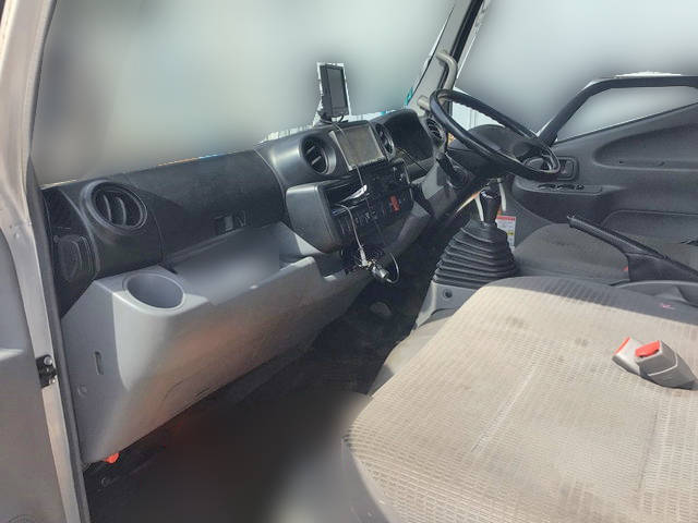 トヨタトヨエースクレーン付小型（2t・3t）[写真31]